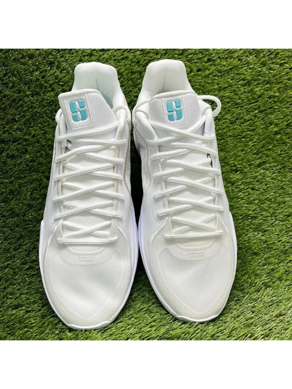 Nike Sabrina 2 White Silver Womens Size 15 Mens 13.5 Basketball Shoes Sneakers